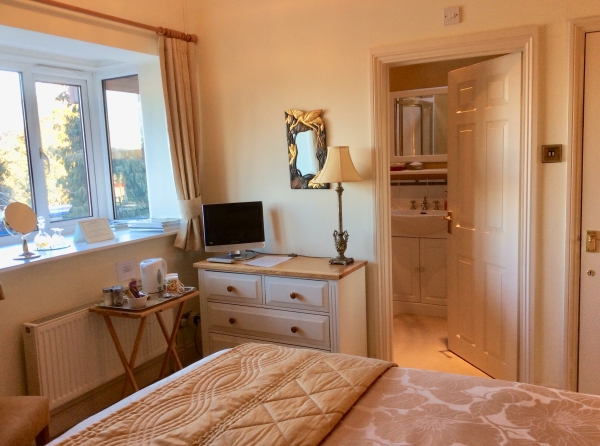 rowan house en suite bedroom